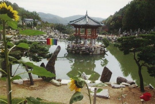 Pavillon bei Kumsan, Republik Korea, 15. Oktober 2001