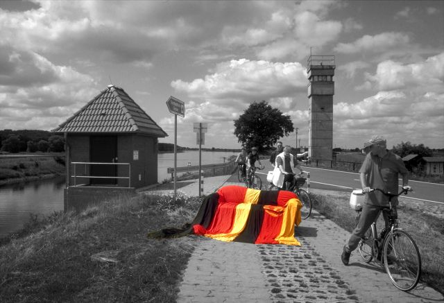 Pegelhaus bei Lenzen an der Elbe, Mecklenburg, 16. Juli 2000