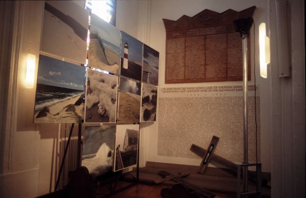 Installation Die Wiederkehr eines Strandl&auml;ufers, Evangelische Friedenskirche, Hansestadt Bremen, Dezember 2004
