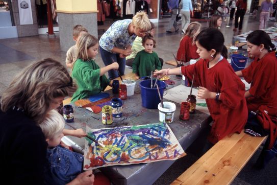 Kindermalen im Blautal Center Ulm, August 2005