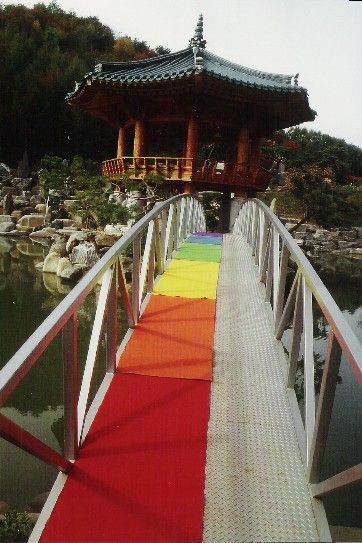 Pavillon bei Kumsan, Republik Korea, 15. Oktober 2001