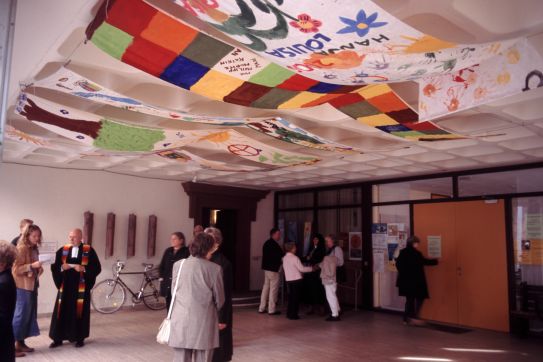 Workshop Fahnenmalen, Evangelisches Gemeindezentrum St. Johannis Weinheim/Bergstra&szlig;e, 22. Juli 2006