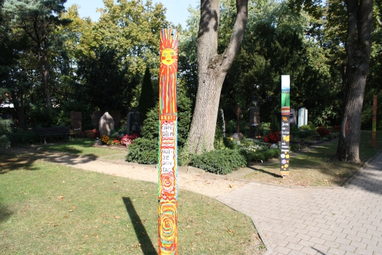 Seelenbretter® von Bali Tollak auf dem Friedhof Mannheim-Feudenheim, Baden-Württemberg, September bis November 2011