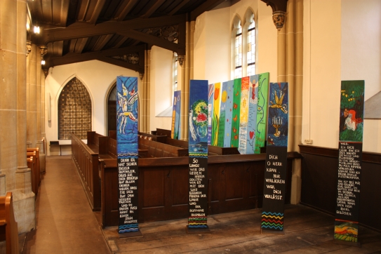 Seelenbretter® von Bali Tollak in der Martin-Luther-Kirche Gütersloh, Nordrhein-Westfalen, März bis April 2012