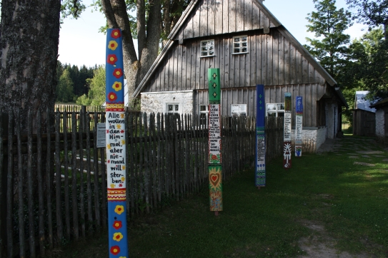 Seelenbretter® von Bali Tollak im Freilandmuseum Grassemann Warmensteinach, Bayern, Juli bis Oktober 2012