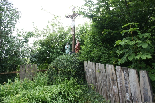 Totenbretter bei Neulend (Teisendorf, Landkreis Berchtesgadener Land, Bayern), 11. Juni 2011